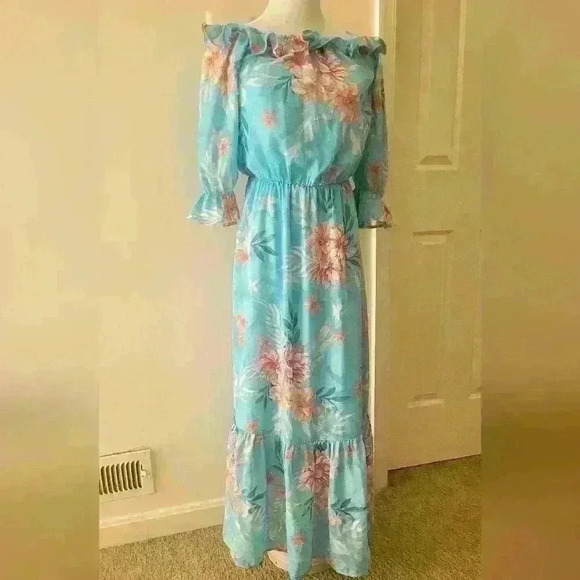 Willow Drive small long floral beautiful dress, new without tag. - Picture 9 of 9